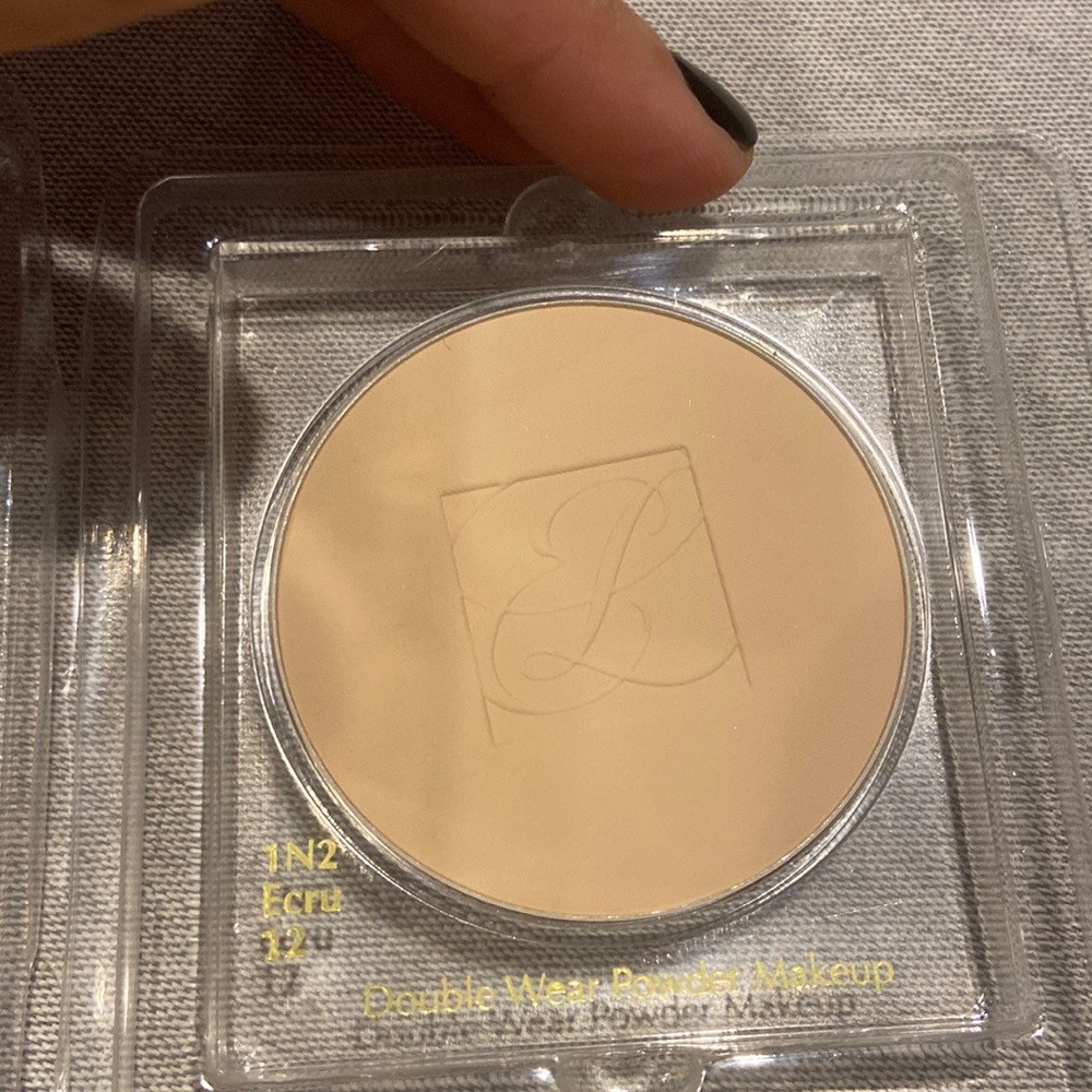 Estée Lauder double wear make up powder 1N2